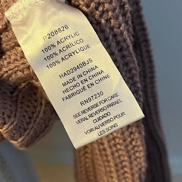 Steve Madden • Mauve Cutout Long Sleeve Sweater - Picture 5 of 5